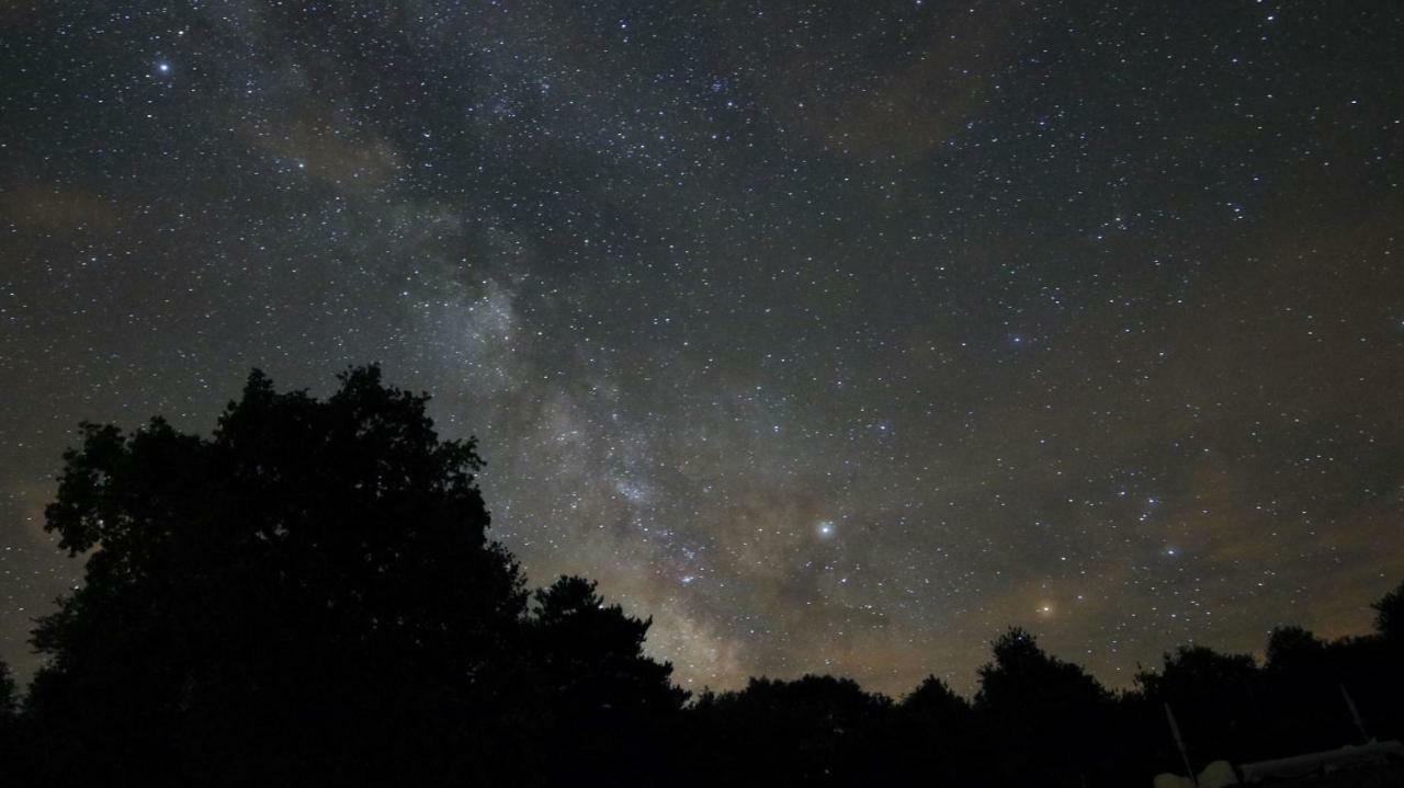 La Toile Sous Les Etoiles Hotell Charron  Exteriör bild